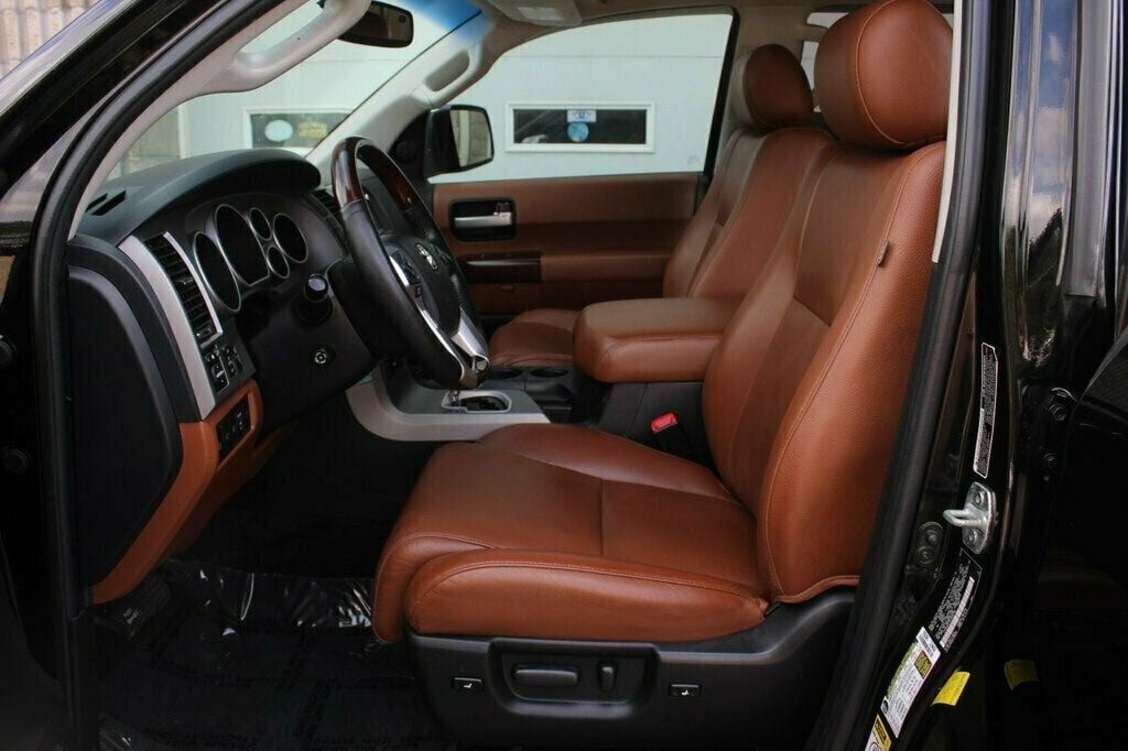 2014 Toyota Sequoia Platinum photo 23