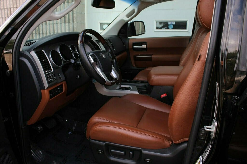 2014 Toyota Sequoia Platinum photo 24