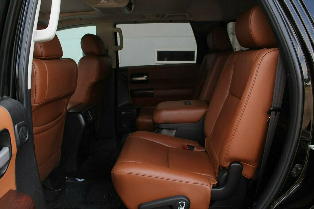 2014 Toyota Sequoia Platinum photo 28