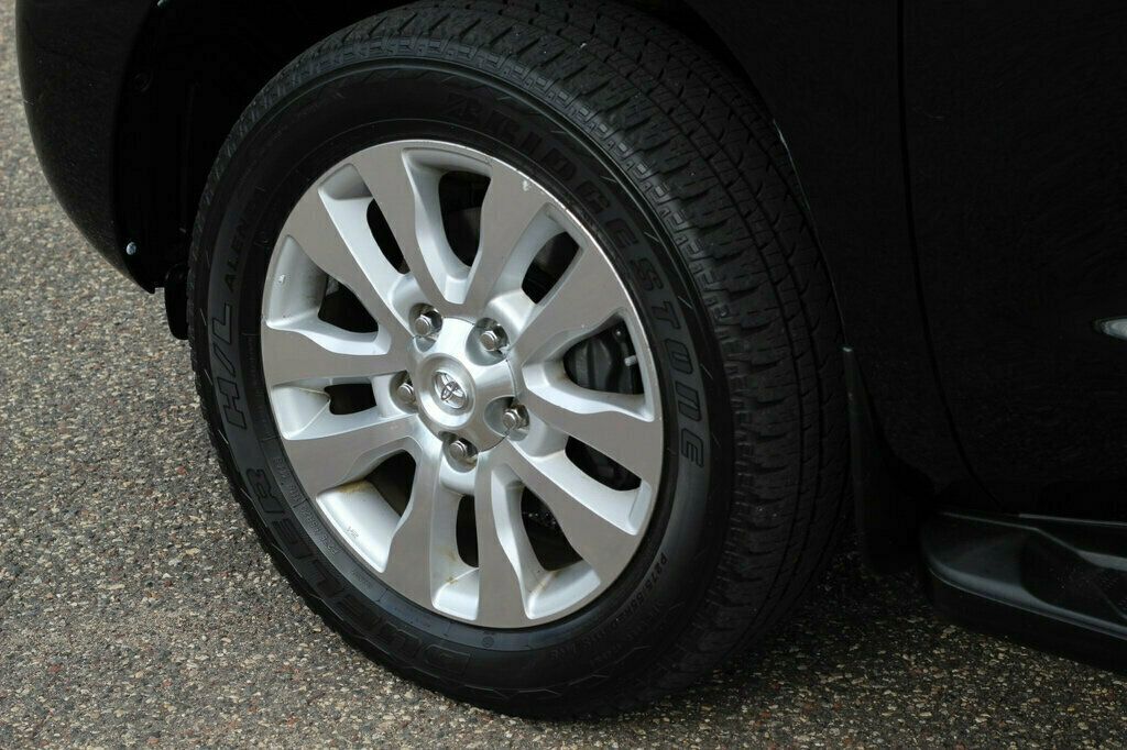 2014 Toyota Sequoia Platinum photo 38