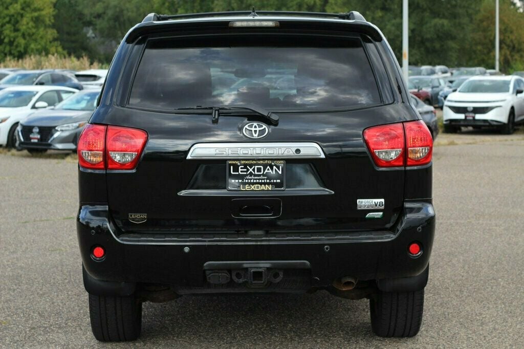 2014 Toyota Sequoia Platinum photo 5