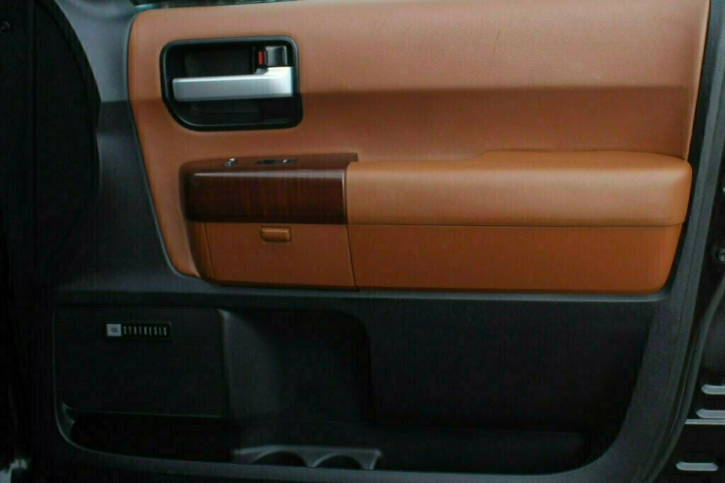 2014 Toyota Sequoia Platinum photo 6