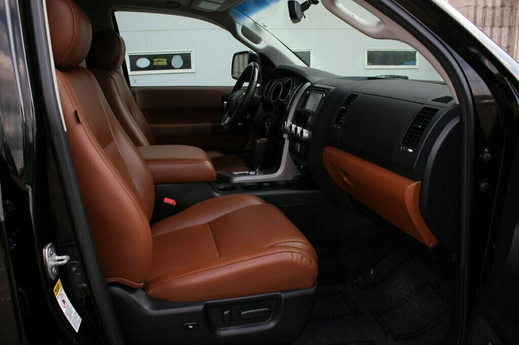 2014 Toyota Sequoia Platinum photo 8