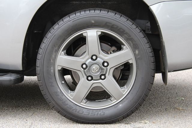 2014 Toyota Sequoia RWD 5.7L SR5 - 22910654 - 32