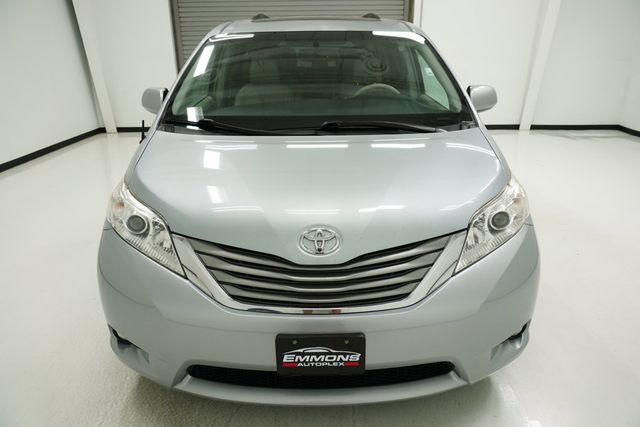 2014 Toyota Sienna  - 23006066 - 1