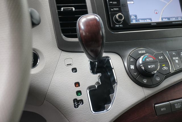 2014 Toyota Sienna  - 23006066 - 22