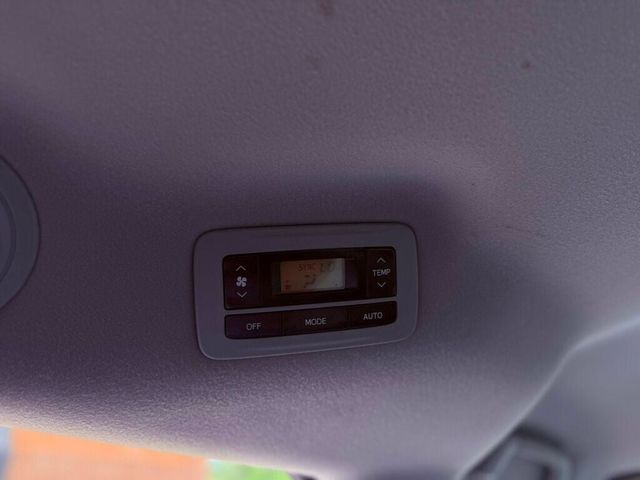 2014 Toyota Sienna  - 22962163 - 14