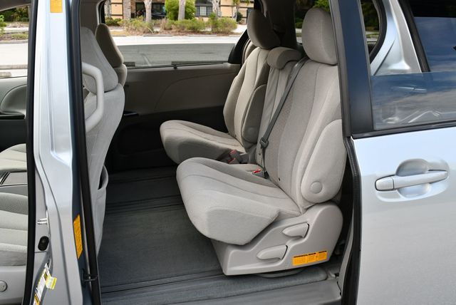 2014 Toyota Sienna 5 Door 8-Passenger Van V6 LE FWD - 23035650 - 15