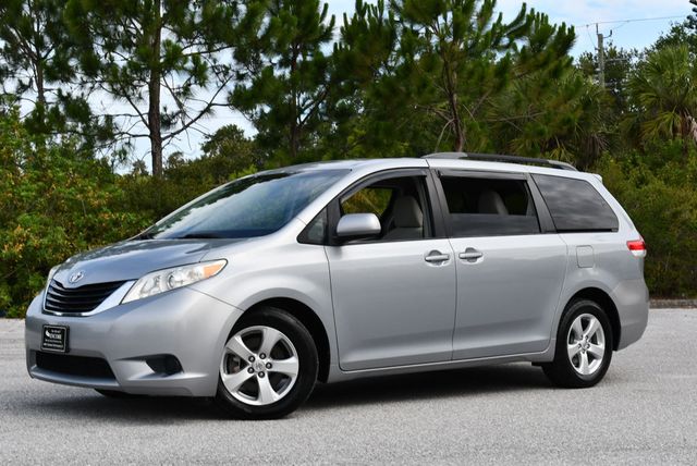 2014 Toyota Sienna 5 Door 8-Passenger Van V6 LE FWD - 23035650 - 20