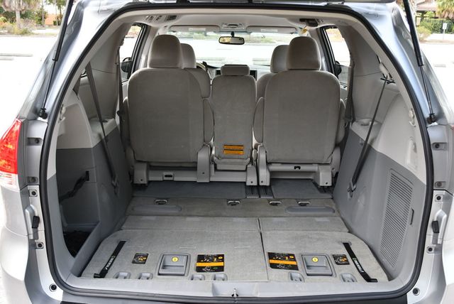 2014 Toyota Sienna 5 Door 8-Passenger Van V6 LE FWD - 23035650 - 42