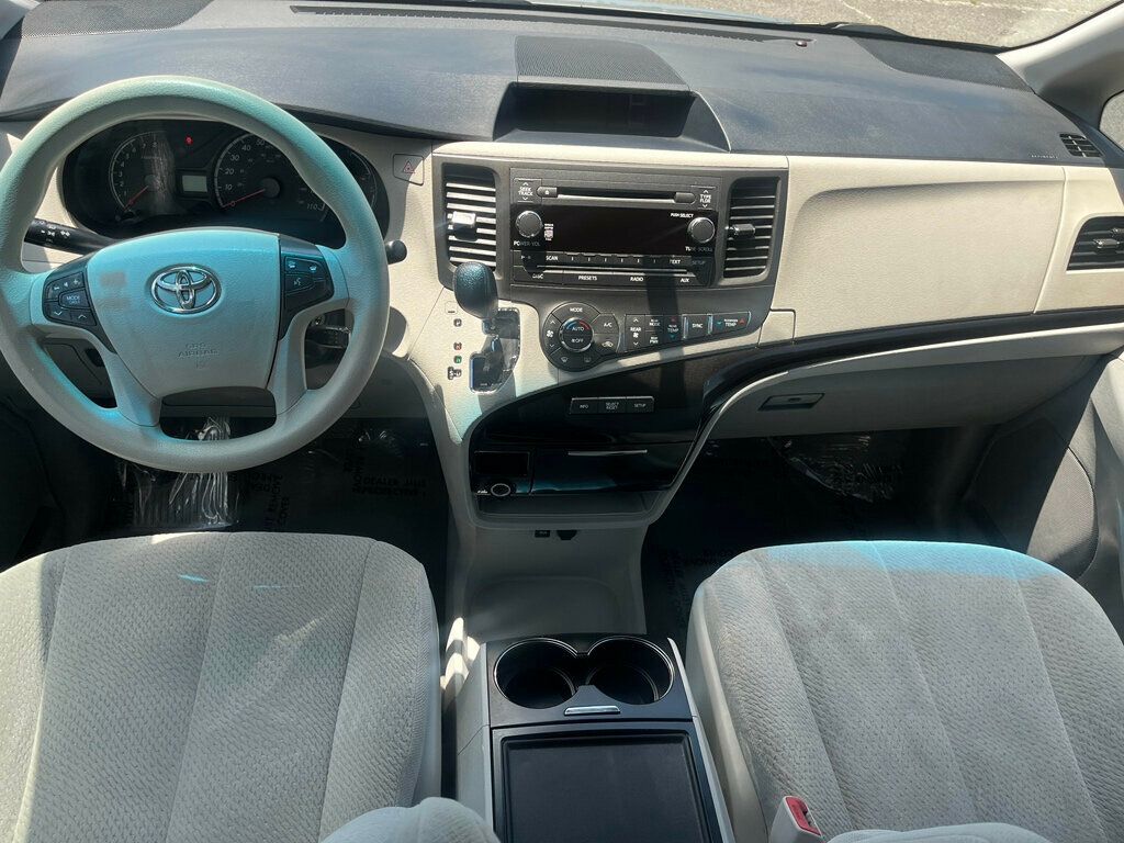 2014 Toyota Sienna 5dr 7-Passenger Van V6 LE FWD Mobility - 22885007 - 14