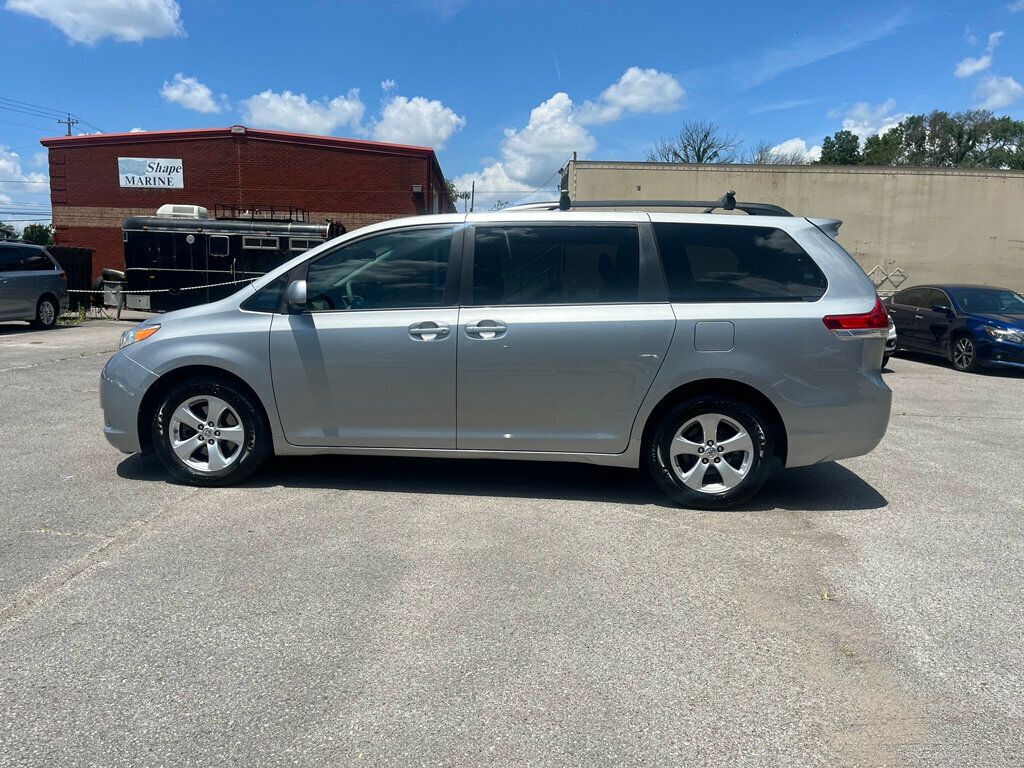 2014 Toyota Sienna 5dr 7-Passenger Van V6 LE FWD Mobility - 22885007 - 7