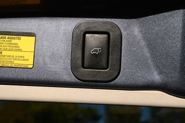 2014 Toyota Sienna 5dr 7-Passenger Van V6 LE FWD Mobility - 22940400 - 25