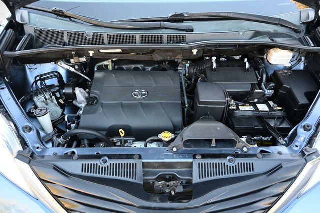 2014 Toyota Sienna 5dr 7-Passenger Van V6 LE FWD Mobility - 22940400 - 34