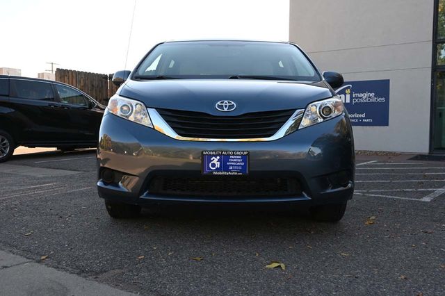 2014 Toyota Sienna 5dr 7-Passenger Van V6 LE FWD Mobility - 22940400 - 3