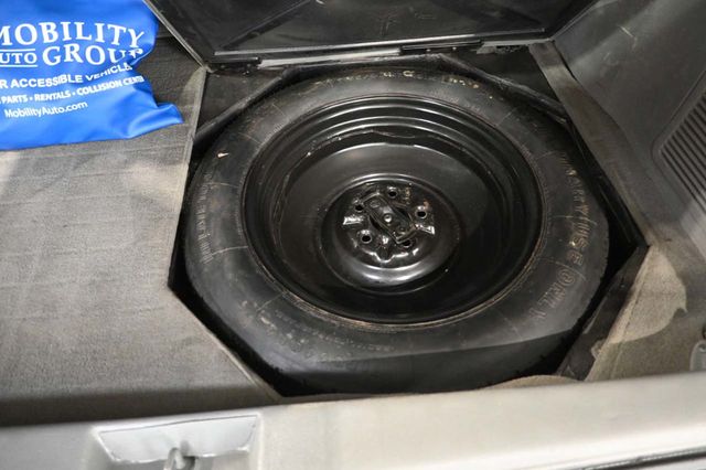 2014 Toyota Sienna 5dr 7-Passenger Van V6 LE FWD Mobility - 23007353 - 26