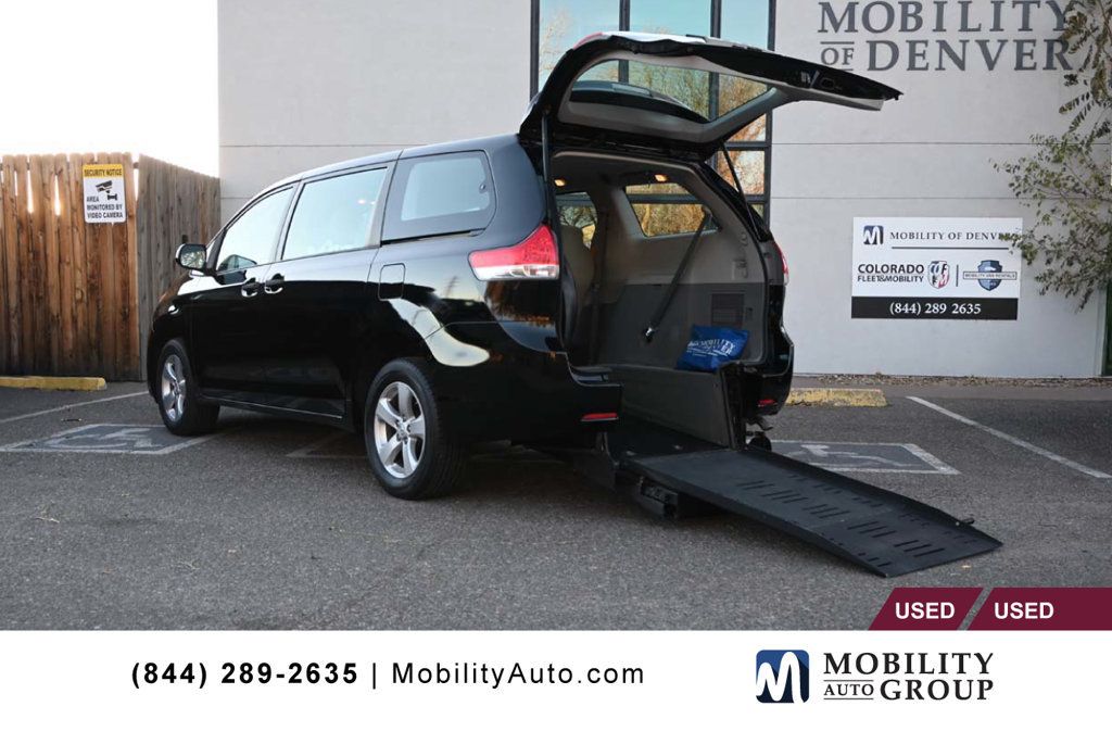 2014 Toyota Sienna 5dr 7-Passenger Van V6 L FWD - 22951131 | Video 1