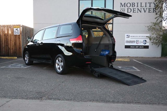 2014 Toyota Sienna 5dr 7-Passenger Van V6 L FWD - 22951131 - 1