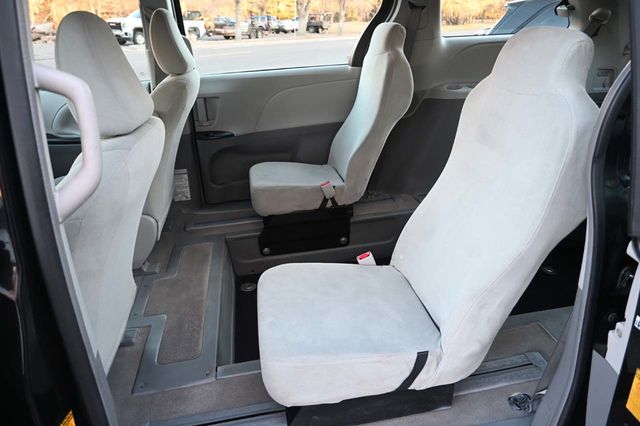 2014 Toyota Sienna 5dr 7-Passenger Van V6 L FWD - 22951131 - 23