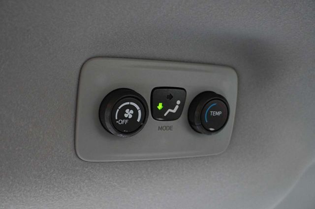 2014 Toyota Sienna 5dr 7-Passenger Van V6 L FWD - 22951131 - 24