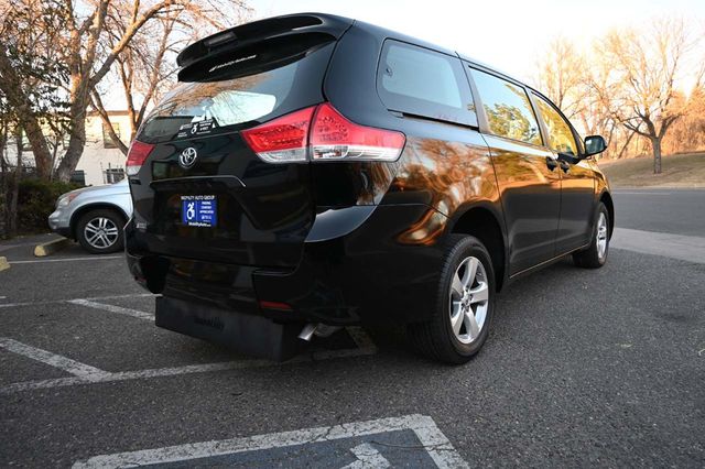 2014 Toyota Sienna 5dr 7-Passenger Van V6 L FWD - 22951131 - 5