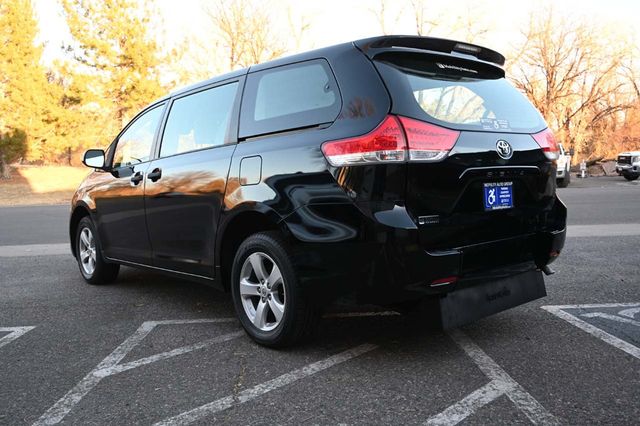 2014 Toyota Sienna 5dr 7-Passenger Van V6 L FWD - 22951131 - 7