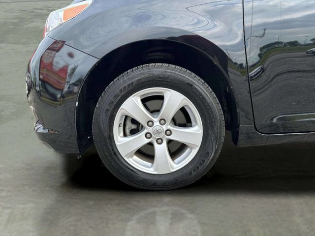 2014 Toyota Sienna 5dr 7-Passenger Van V6 L FWD - 23038738 - 29