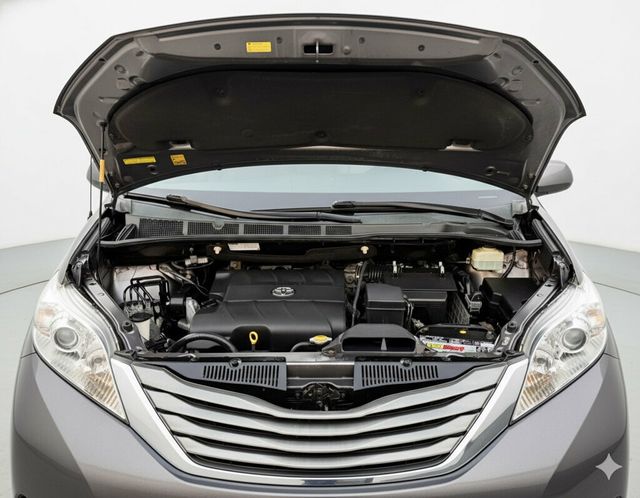 2014 Toyota Sienna 5dr 7-Passenger Van V6 Ltd FWD - 22945061 - 18