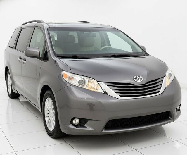 2014 Toyota Sienna 5dr 7-Passenger Van V6 Ltd FWD - 22945061 - 6