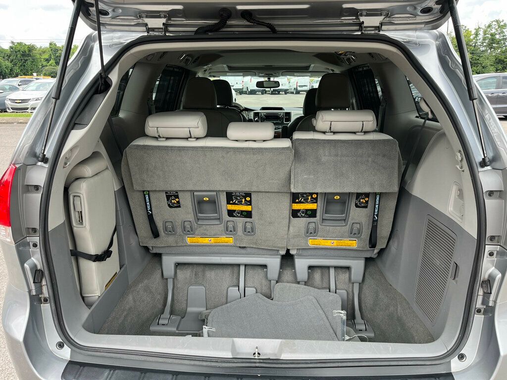 2014 Toyota Sienna 5dr 7-Passenger Van V6 XLE AAS FWD - 22877689 - 14
