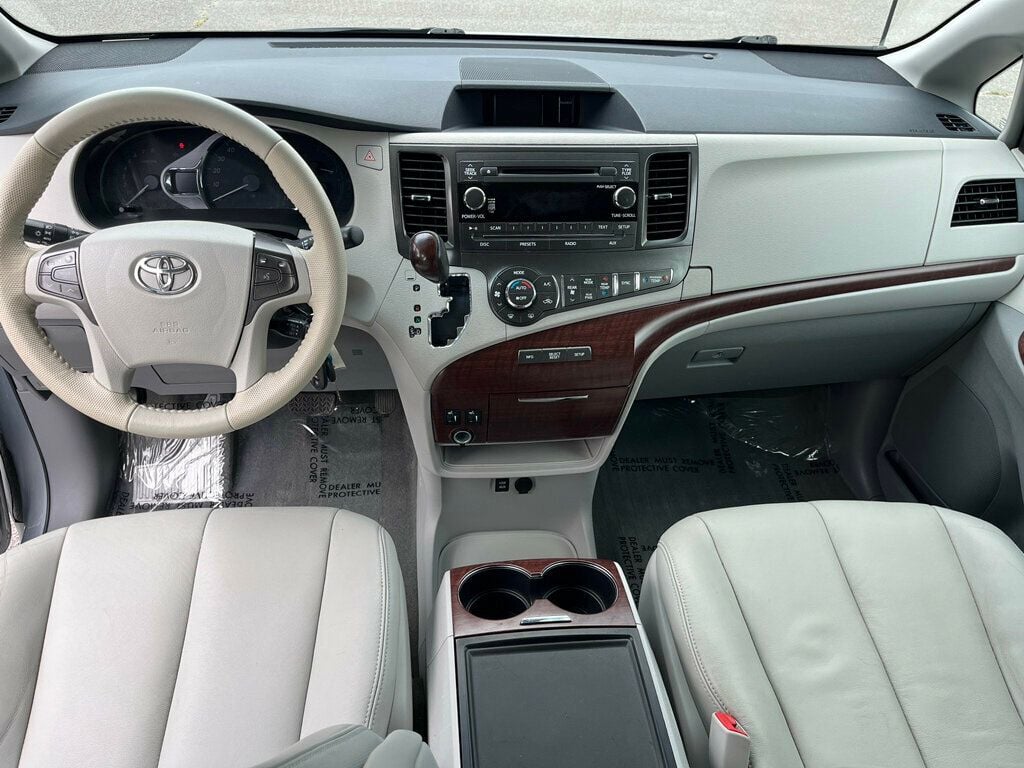 2014 Toyota Sienna 5dr 7-Passenger Van V6 XLE AAS FWD - 22877689 - 24
