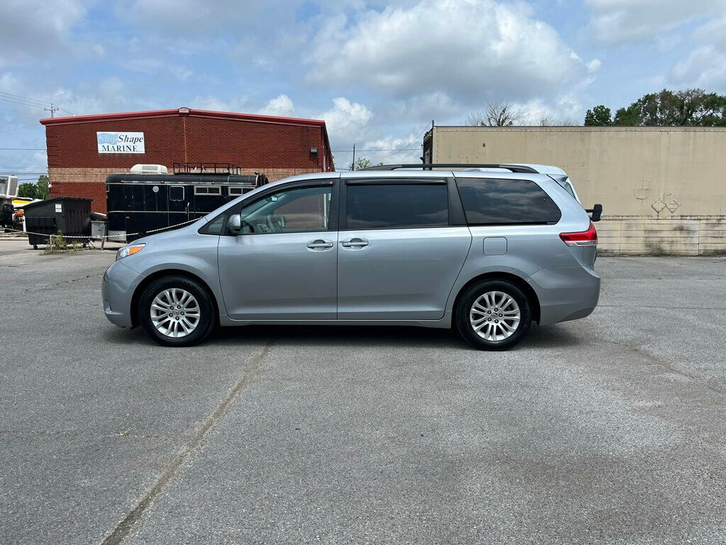 2014 Toyota Sienna 5dr 7-Passenger Van V6 XLE AAS FWD - 22877689 - 7