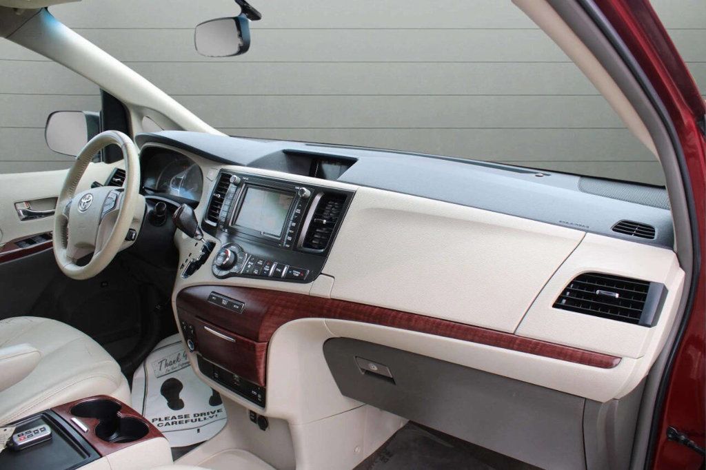 2014 Toyota Sienna 5dr 7-Passenger Van V6 XLE AWD - 22928590 - 12