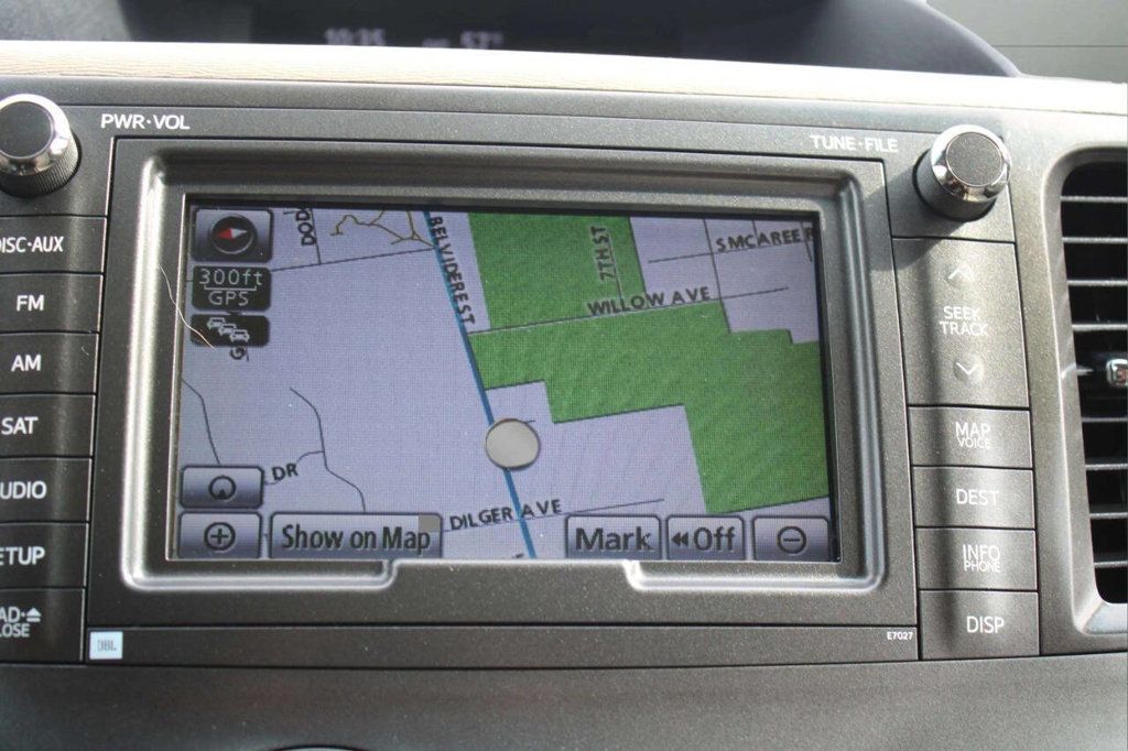 2014 Toyota Sienna 5dr 7-Passenger Van V6 XLE AWD - 22928590 - 31