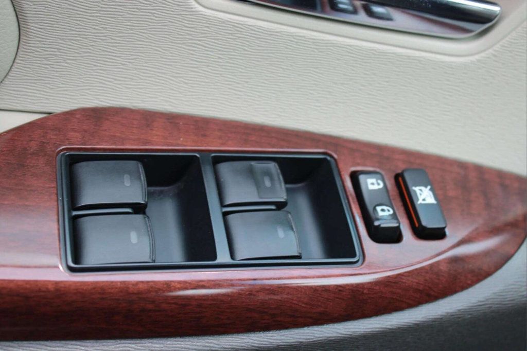 2014 Toyota Sienna 5dr 7-Passenger Van V6 XLE AWD - 22928590 - 32