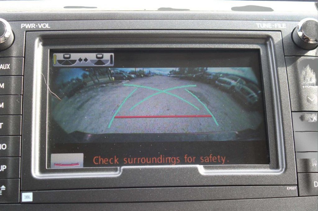 2014 Toyota Sienna 5dr 7-Passenger Van V6 XLE AWD - 22928590 - 33