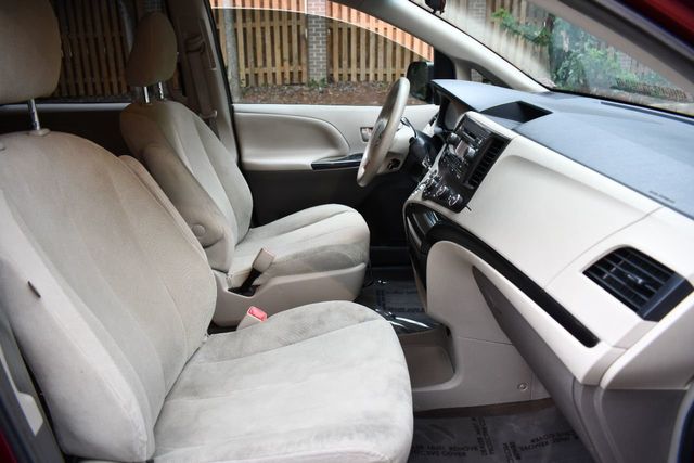 2014 Toyota Sienna 5dr 8-Passenger Van V6 LE FWD - 22101983 - 18