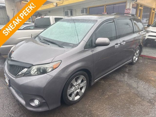 2014 Toyota Sienna 5dr 8-Passenger Van V6 SE FWD - 22999946 - 0
