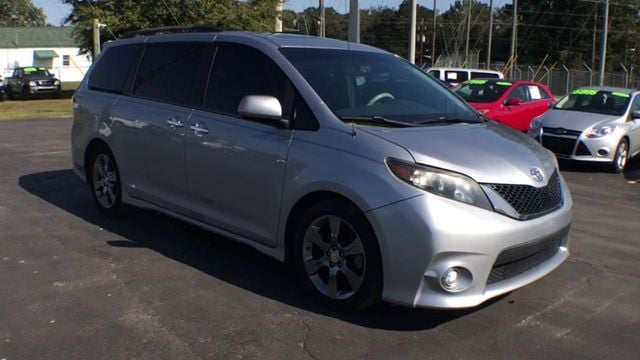 2014 Toyota Sienna 5dr 8-Passenger Van V6 SE FWD - 22634422 - 1