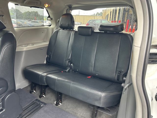 2014 Toyota Sienna 5dr 8-Passenger Van V6 SE FWD - 23031348 - 6