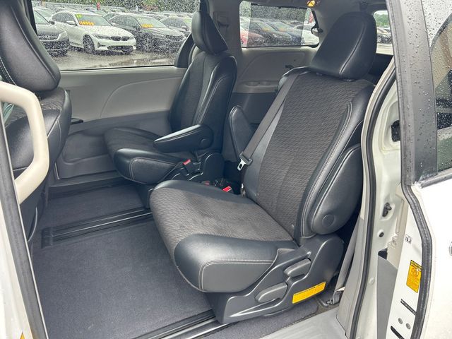2014 Toyota Sienna 5dr 8-Passenger Van V6 SE FWD - 23031348 - 7