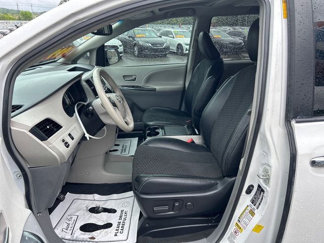 2014 Toyota Sienna 5dr 8-Passenger Van V6 SE FWD - 23031348 - 8