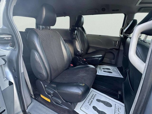 2014 Toyota Sienna 5dr 8-Passenger Van V6 SE FWD - 22952515 - 12