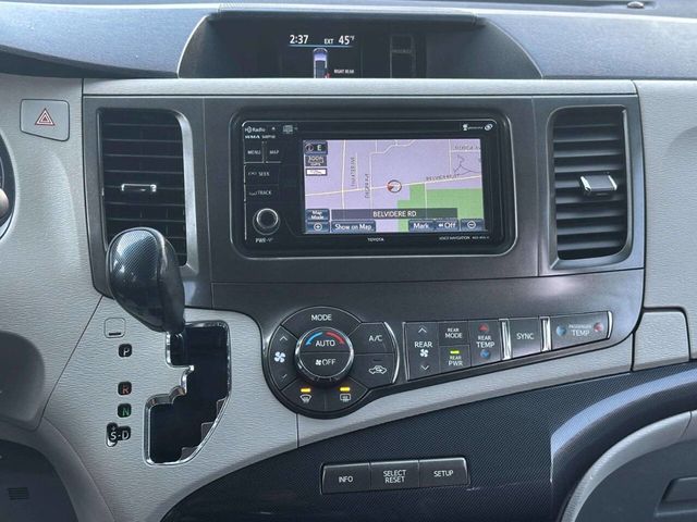 2014 Toyota Sienna 5dr 8-Passenger Van V6 SE FWD - 22952515 - 16