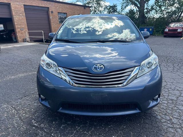 2014 Toyota Sienna 5dr 8-Passenger Van V6 XLE FWD - 23041779 - 9