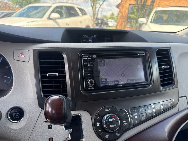 2014 Toyota Sienna 5dr 8-Passenger Van V6 XLE FWD - 23041779 - 13