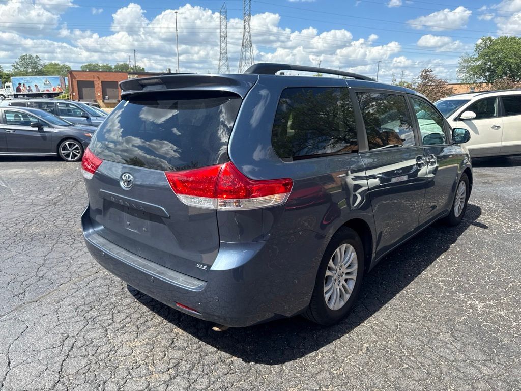 2014 Toyota Sienna 5dr 8-Passenger Van V6 XLE FWD - 23041779 - 6