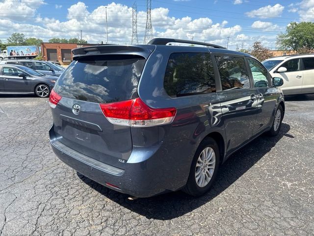 2014 Toyota Sienna 5dr 8-Passenger Van V6 XLE FWD - 23041779 - 6