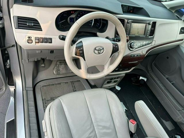 2014 Toyota Sienna 5dr 8-Passenger Van V6 XLE FWD - 23040004 - 17
