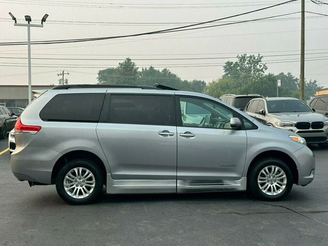 2014 Toyota Sienna 5dr 8-Passenger Van V6 XLE FWD - 23040004 - 21